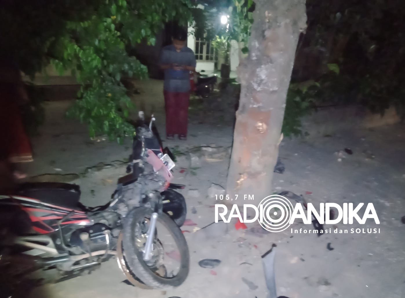 Sepeda Motor Tabrak Pohon Di Wates Kediri Seorang Pria Meninggal Kubus