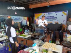 Permintaan Kue Tradisional Tinggi, Dinkop UMTK Kota Kediri Gelar Pelatihan