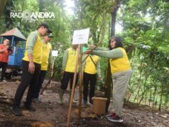 Peringati Hari Menanam Pohon Sedunia, Pj Wali Kota Kediri Tanam Pohon di Sumber Cakarwesi