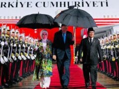 Diiringi Hujan Jakarta, Presiden Prabowo Sambut Hangat Kedatangan Presiden Erdogan