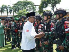 Gus Qowim Hadiri Upacara Pengantaran Latihan dan Operasi Satgas Pamtas RI-PNG Kewilayahan Yonif 521 Dadaha Yodha