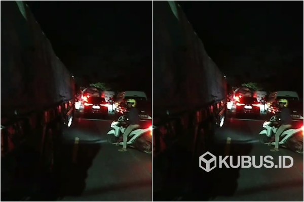 Jalan menuju Pelabuhan Penyeberangan ASDP Ketapang Banyuwangi dilaporkan macet total pada Rabu, 16 Juli 2025 malam. (Foto. Sohibul Amin)