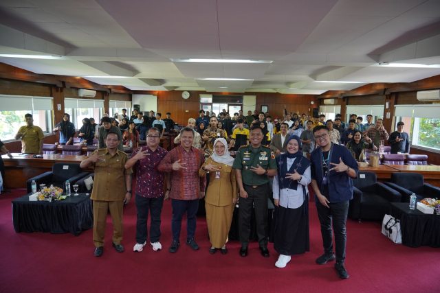 Wakil Bupati Kediri Dewi Mariya Ulfa saat kegiatan program Akselerasi Kreatif (AKTIF) di Kabupaten Kediri bersama komunitas film lokal. (Foto. Redaksi)