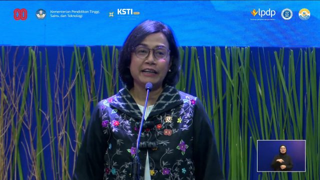 Menteri Keuangan Sri Mulyani Indrawati saat menjadi pembicara di Konvensi Sains, Teknologi, dan Industri Indonesia ITB. (Foto. Kanal YouTube KemdiktiSaintek)
