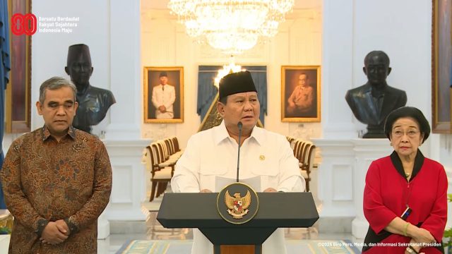Prabowo Subianto Presiden tampil bersama Presiden ke-5 Megawati Soekarnoputri dan Ketua MPR Ahmad Muzani merespon eskalasi massa beberapa hari terakhir. (Foto. Kanal YouTube Sekretariat Presiden)