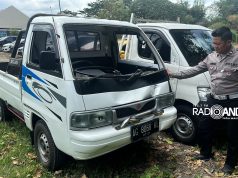 Takut Dirazia, Pengemudi Pick Up Melarikan Diri Hingga Tabrak Polisi