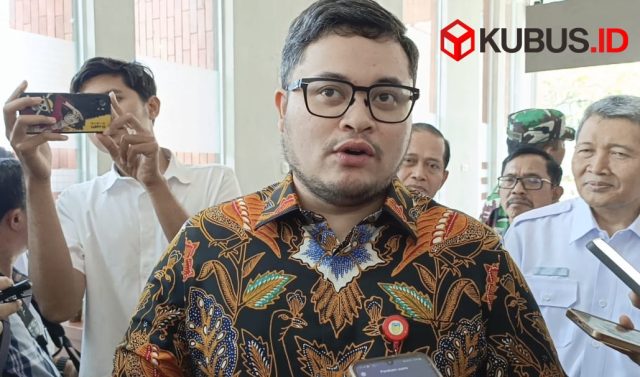 Bupati Kediri Hanindhito Himawan Pramana merespon Kemensos yang mencoret Penerima PKH-BPNT yang Terlibat Judol. (Foto. Redaksi)