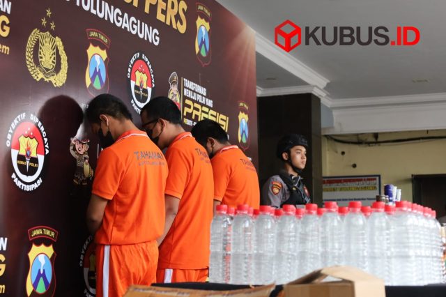 Kepolisian Resor (Polres) Tulungagung berhasil mengungkap jaringan peredaran minuman keras (miras) dengan sistem COD. (Foto. Redaksi)