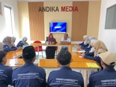 Radio ANDIKA Jadi Laboratorium Belajar Mahasiswa KPI UIT Lirboyo