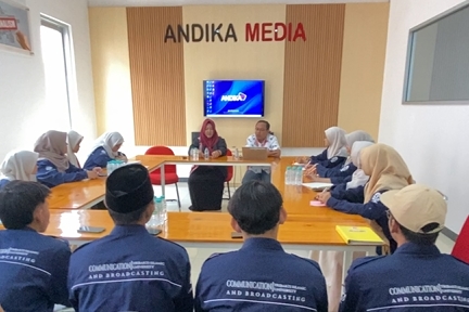 Kunjungan mahasiswa UIT Lirboyo Kediri