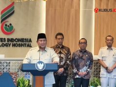 Prabowo Perintahkan Seskab Teddy: Buat Surat ke Pemda, Siswa Tak Perlu Nyambut Saat Kunker