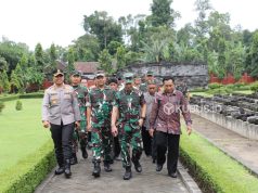 Kapolres Kediri Bersama Dandim 0809/Kediri Dampingi Tim Penilai dari Ster Mabesad Tinjau Kampung Pancasila di Desa Canggu