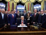 Trump Bakal Larang Orang Obesitas-Kanker Masuk AS, Ini Alasannya