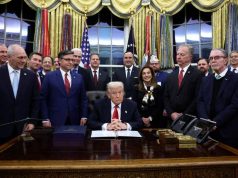 Trump Bakal Larang Orang Obesitas-Kanker Masuk AS, Ini Alasannya