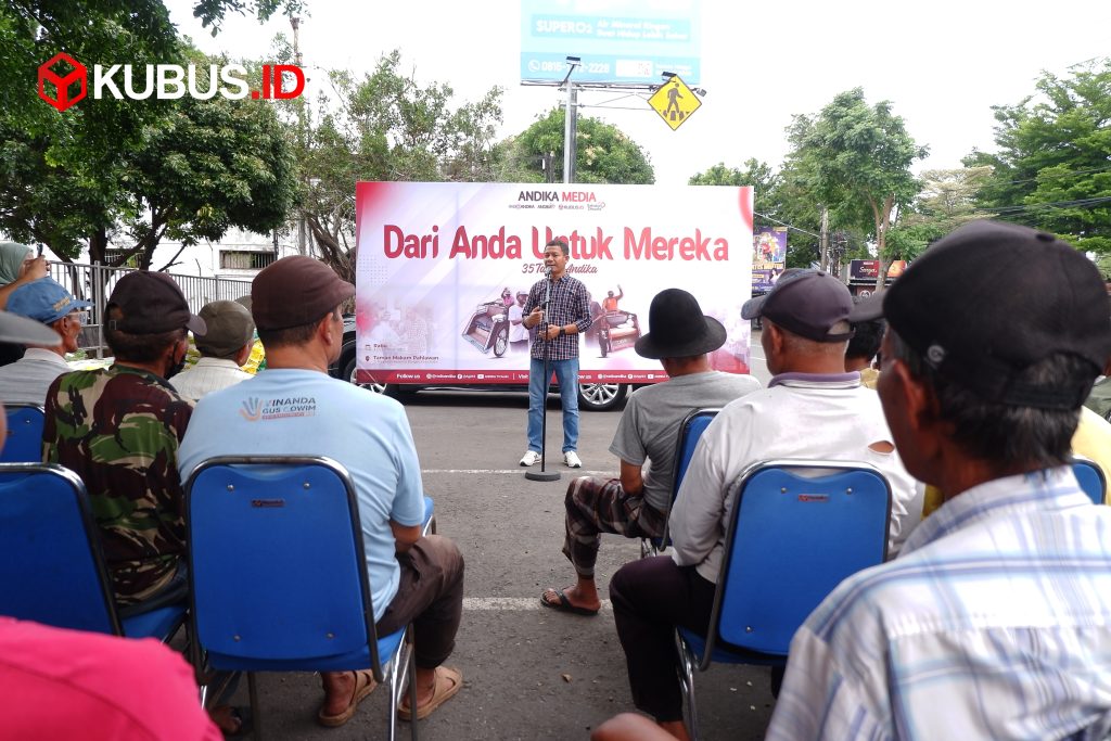 CEO Andika Media Rofik Huda memberi sambutan Program Sahabat Dhuafa