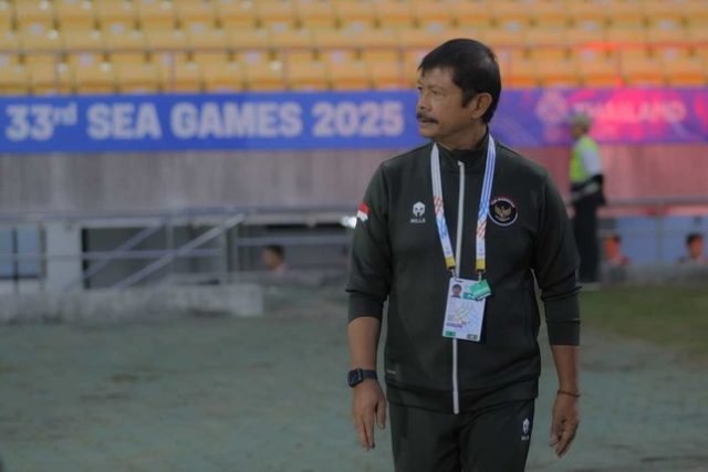 Indra Sjafri ketika memimpin Timnas Indonesia U-22 pada ajang SEA Games 2025 Bagaskara Lazuardi bolanet