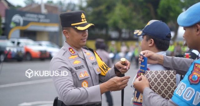 Kapolres Kediri AKBP Bramastyo Priaji, saat apel operasi lilin semeru