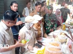 Sidak Pasar dan Swalayan, Disdagin Kediri dan Satgas Pangan Pastikan Stok Bahan Pokok Aman Jelang Nataru
