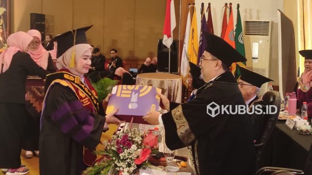 Wisuda USI
