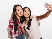 Nostalgia 2016 & Retrofuturism “2026 is the New 2016” dalam Budaya Visual & Konten Sosial