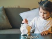 Mengajarkan Literasi Keuangan Sejak Dini