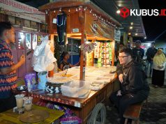 Bupati Kediri Kulineran Malam di Pasar Wates