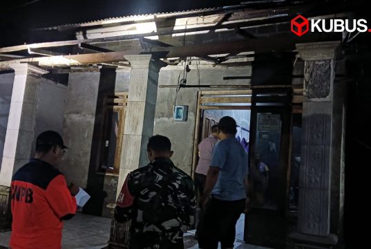 Gerak Cepat BPBD Kabupaten Kediri, Korban Angin Kencang Purwoasri Terima Bantuan
