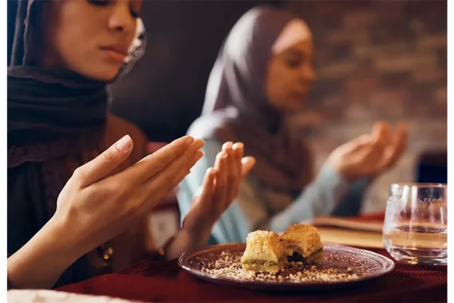 Umat-Islam-bersiap-menyambut-Ramadhan-1447-Hijriah-sambil-menanti-penetapan-resmi-awal-puasaJPG-2617628651