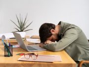 Kelelahan Sosial Diam-Diam Menguras Energi, Begini Cara Mencegahnya