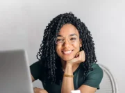 Belajar Optimis Tanpa Mengabaikan Masalah: Panduan Mental yang Lebih Seimbang