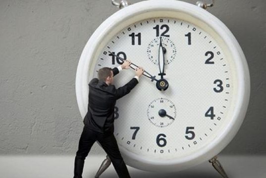 Mengelola Waktu Agar Tidak Merasa Hidup Terburu-Buru