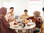 Mengapa Banyak Orang Lebih Sering Berkumpul Saat Ramadan