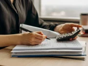 Quarter Life Crisis di Tengah Perubahan Sosial dan Ekonomi