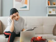 Gaya Hidup yang Terlalu Sering Mengulang Versi Lama dari Diri Sendiri